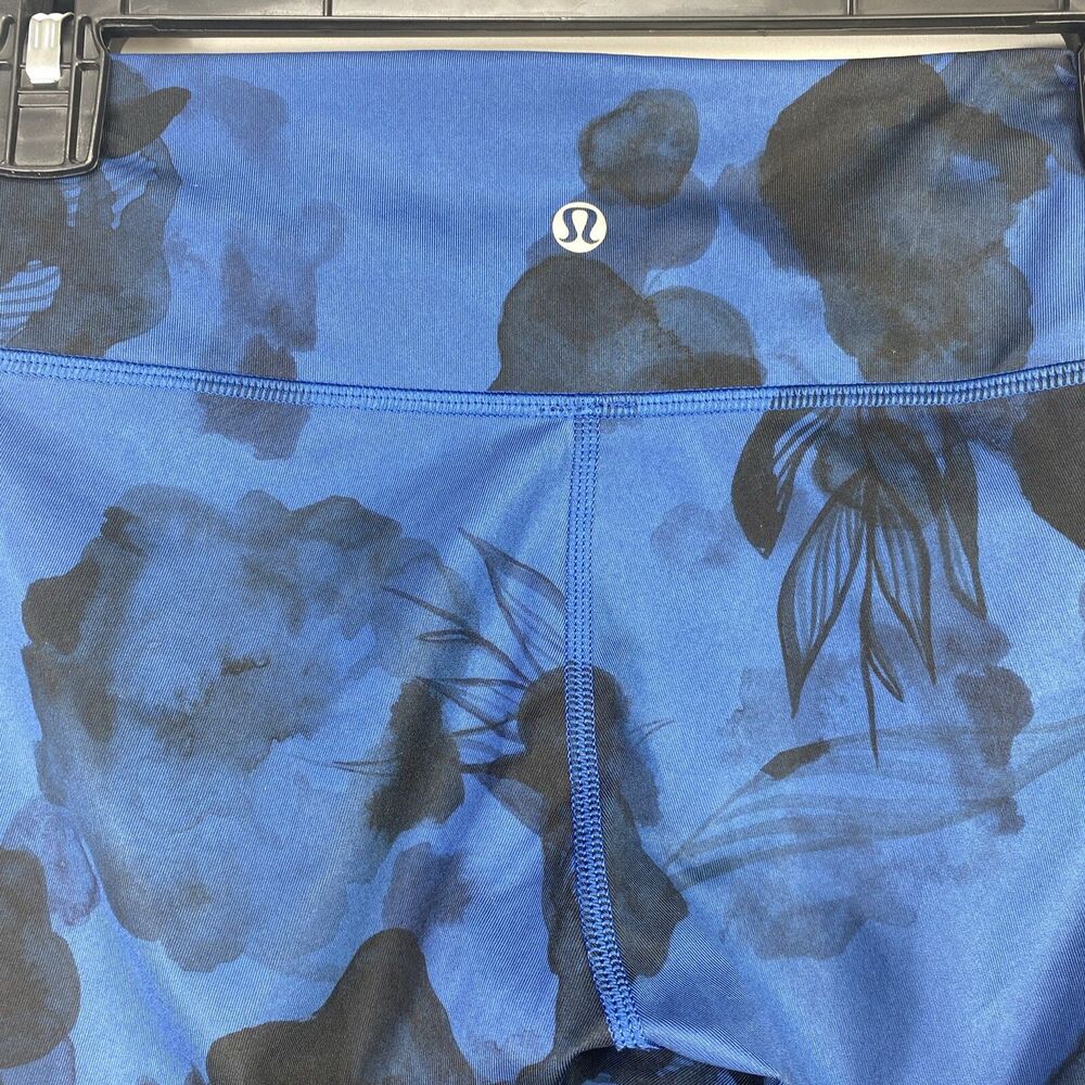 Lululemon Womens Size 4 Leggings Cropped Pants Blue Black Flowers Yoga Legging